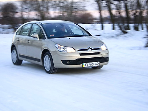 Красивый Citroen C4 5D - всегда провокатор?