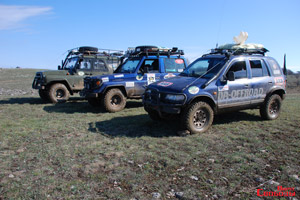 Многие из Вас видели машины с надписью во весь борт &laquo;UA-OFFROAD&raquo;. Чьи же это машины, разъезжают по улицам Киева, Харькова, Одессы и даже Халона в Израиле с надписью &laquo;Внедорожная тусовка 4х4 UA-OFFROAD&raquo;? Кто эти люди и что же их объ