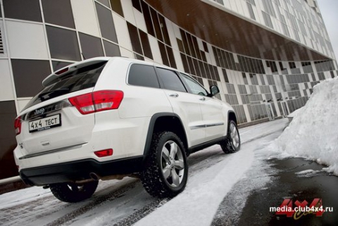 Jeep Grand Cherokee 5.7 Hemi: Модель можно сравнить с любым автоматическим стрелковым оружием